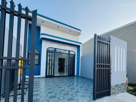 Cần bán gấp căn nhà villa cấp 4 2 mặt tiền như hình. giá 1tỷ995. 0767 310 ***