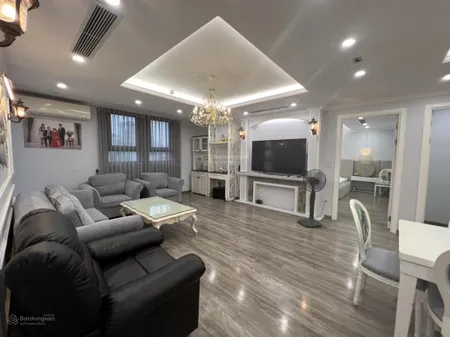 Hot bán căn hộ tân hoàng minh 36 hoàng cầu. 90m2, 2pn 2wc full đồ, giá 10 tỷ