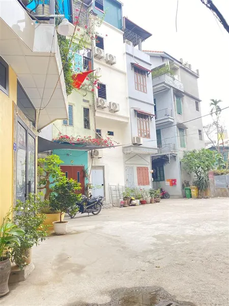 Bán nhà dân xây kiên cố 2 mặt thoáng sáng rực rỡ 61m2 10, x tỷ