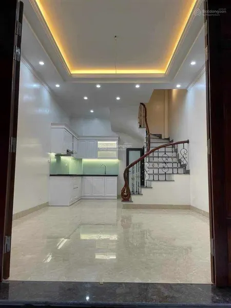 Nhà bán đảo linh đàm hoàng liệt 40m2 x 5 tầng, giá 6,5 tỷ/ oto đỗ cửa . 0983 860 ***
