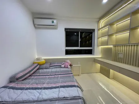 Bán căn hộ 3 pn , nhà trống , view tố hữu + sông thoáng mát , giá chỉ 3,55 tỷ , 0906 549 *** sơn