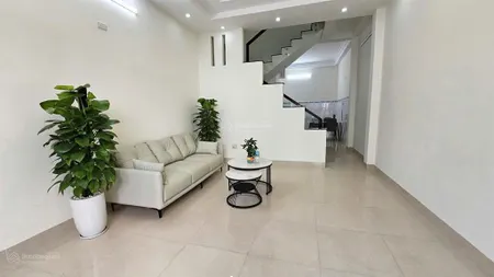 Bán nhà gần biển dt 56m2 2 tầng 2pn vĩnh hải nha trang chỉ 3tỷ5 (hiếm)