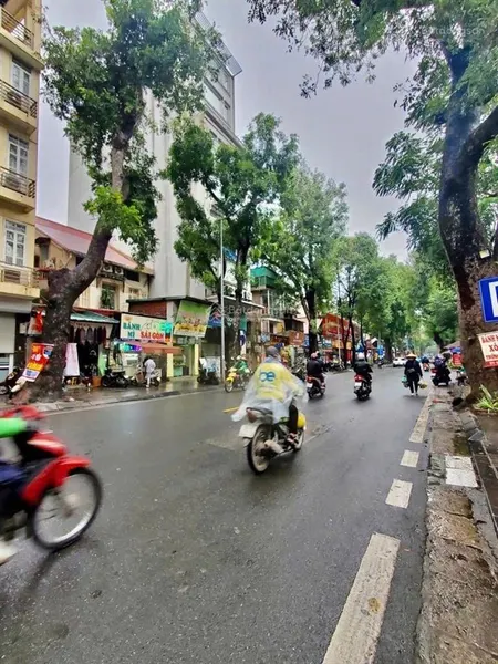 Bán đất mặt ô tô kd, vuông đẹp sát đường 17m. khu dân cư phân lô. 99m. mt 4.5m. chào 6.86 tỷ