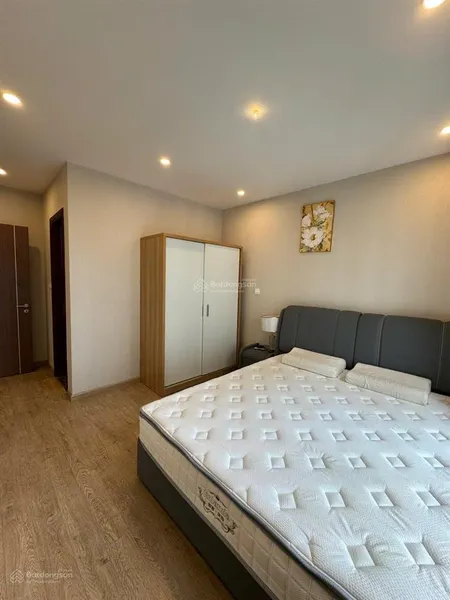 (giá tốt nhất toà) chính chủ cần nhượng lại căn 2 phòng ngủ 76m2 full nội thất tại florence