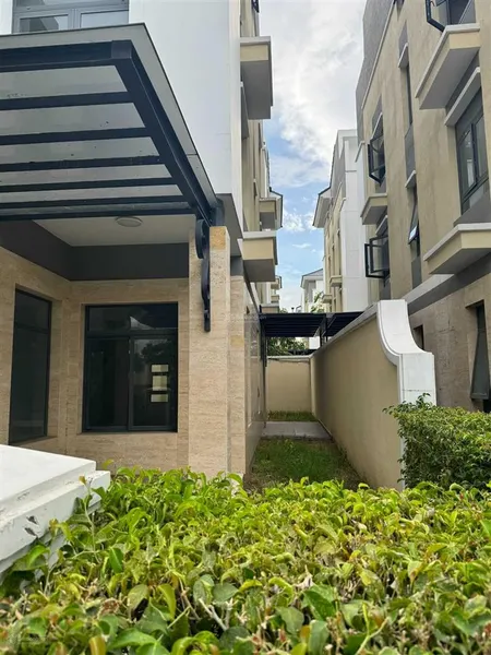 Chính chủ bán nhà phố verosa park 6x17m view công viên 1hecta. đường 20m trục chính dự án. sổ hồng