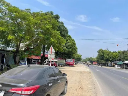 Gia đình cần tiền bán gấp mảnh đất 14,5triệu/m2 mặt đường lớn rẻ hơn khu vực