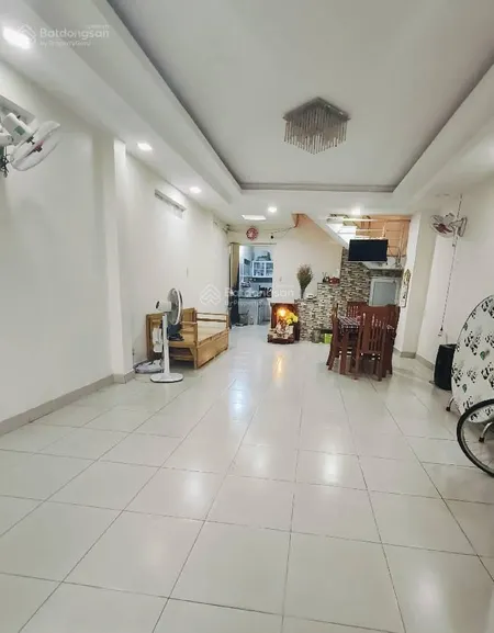 Cần bán nhà 2 tầng mặt tiền ngang 4,5m kinh doanh gần dương bá trạc q8
