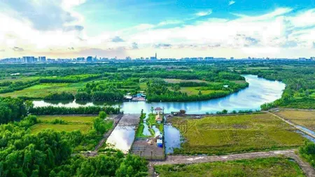 Mặt tiền nguyễn thị minh khai, cách quận 1 chỉ 10km. 1.850m2 2 mt sông lớn, giá chỉ 2.2tr/m2, shr