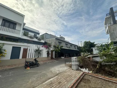 Đất kdc sầm uất, full thổ cư, sổ hồng, mt đường nhựa 8m 123m2=6x20,5m giá 5,45 tỷ