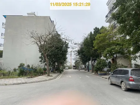 Bán 210m2 biệt thự 31ha thị trấn trâu quỳ . mt 10m vỉa hè 3m , gần công viên hồ điều hoà