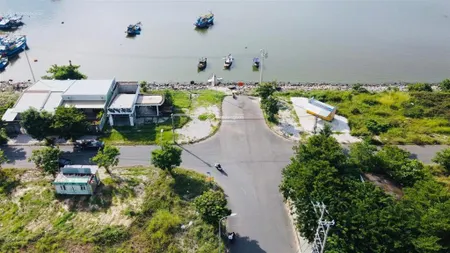 Bán lô góc 2 mặt tiền 7.5m trần sâm đẹp nhất khu nại hiên đông sát sông hàn, golden bay chỉ 67tr/m2