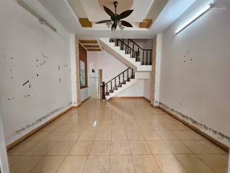 4.5 x 15m, trệt 3 lầu 5pn hẻm thông 6m vị trí đẹp giá 7ty3 tl
