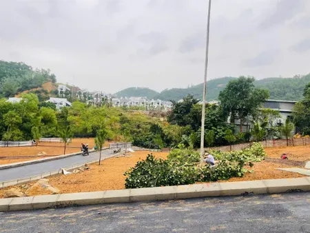 Bán đất nghỉ dưỡng chung vách kđt xanh villas đường to giá rẻ 403m2, nhỉnh 10 tỷ