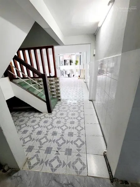 Sát mặt tiền hồng bàng, quận 5, 4 tầng, btct, hẻm xe hơi, không lộ giới, không quy hoạch
