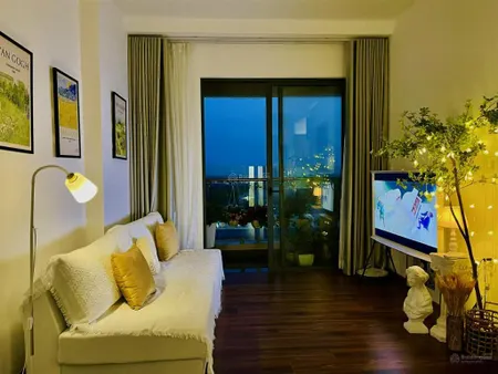 Bán căn góc view trực diện hồ bơi, có sổ sẵn, full 100% nội thất giá 3,7 tỷ (layout đẹp 2pn sáng)
