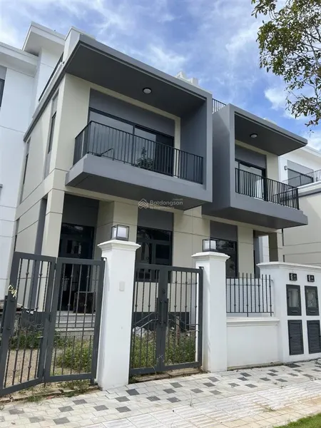 Bán cắt lỗ nhà phố 5x20m aqua city giá 5.4 tỷ, nhận nhà ngay, pkd novaland ngoc dung 0931 556 ***