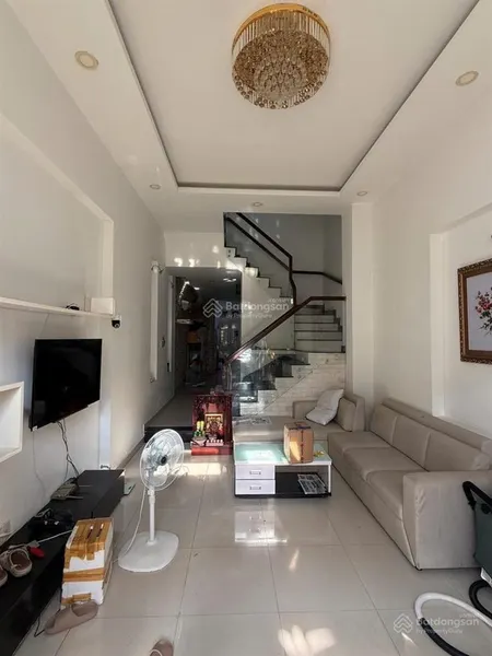 Bán nhà mặt tiền đường khu dân cư bình hưng đối diện bến xe q8