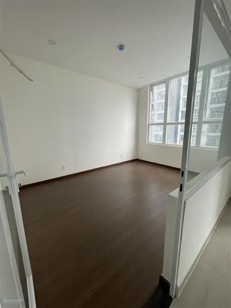 Bán gấp căn hộ 2pn 1wc 51m2, giá 2,3 tỷ có nội thất tầng đẹp view thoáng. 0907 174 *** để xem nhà