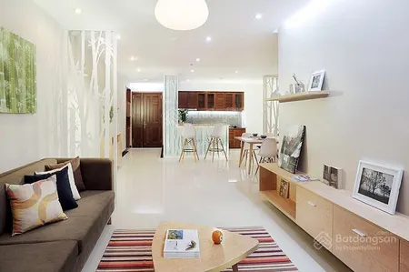 Bán gấp căn hộ saigonres vincom nguyễn xí. 2pn= 3.1tỉ, 3pn= 3.7 tỉ. 0906 357 *** khả vy