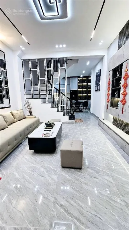 Bán nhà xuân thuỷ, cầu giấy. 39m2 x 4 tầng. mặt tiền 3,8m. vài bước ra phố, tặng full nội thất
