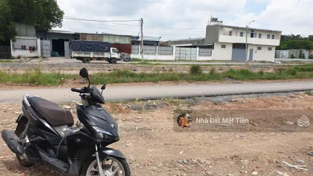 Bán gấp lô đất thổ cư dt 970m2 mặt tiền kênh liên xã 20m, xuân thới đông hóc môn