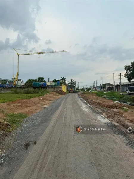 Bán gấp lô đất thổ cư dt 970m2 mặt tiền kênh liên xã 20m, xuân thới đông hóc môn