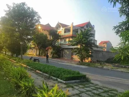 Bán 90m2 đất mặt đường 34m đối diện cổng dự án phố nối house