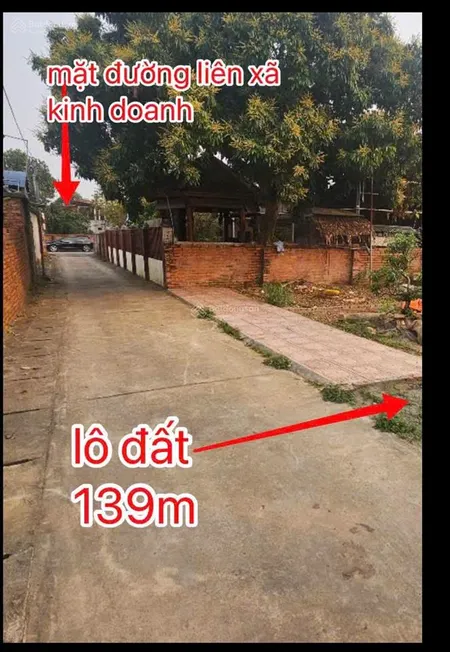 139m2 thôn 5 phú cát, chủ cần tiền bán 29 tr/m2 bao sổ, xung quanh 34 35tr, ac lưu ý ạ