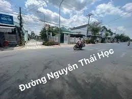 Bán ngộp miếng đất ngay mặt tiền đường lớn