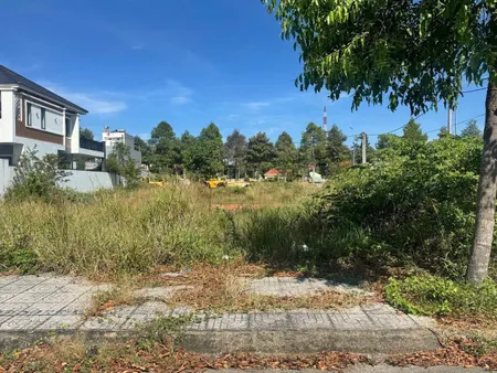 Bán đất 204.3m² ngang 10m giá 3.9 tỷ Phường Tam Long