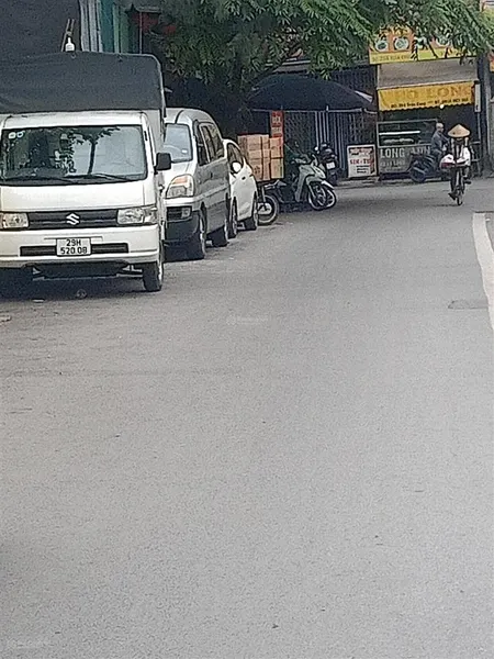 Chính chủ cần bán đất khu phố hoàng quốc việt bưởi dtsđ 100m ,mt 7m giá 35 tỷ . 0936 011 ***