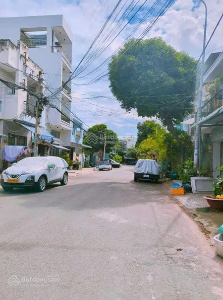 Chủ cần tiền bán gấp đất mặt tiền đường 12m, tân kiểng, gần trường tiểu học tân quy