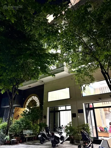 5 tỷ nhỉnh có nhà ~ 70m2 5 tầng mặt tiền đường 12m lê văn khương, quận 12