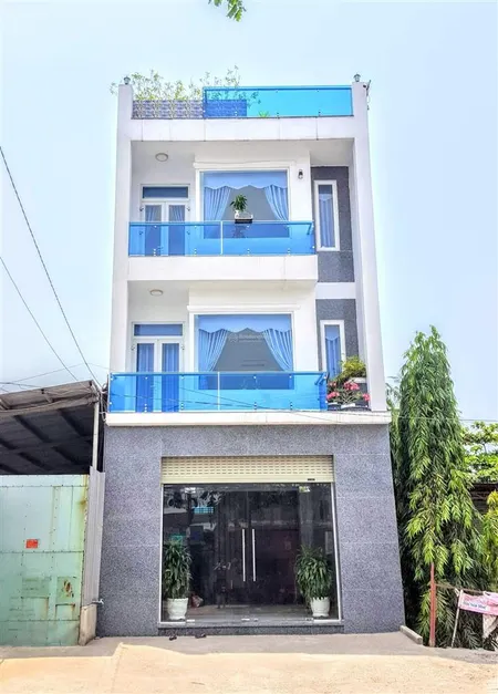 Chính chủ bán nhà mặt tiền tô ngọc vân, 1 trệt + 2 lầu đúc + sân thượng // 120m² x 4t
