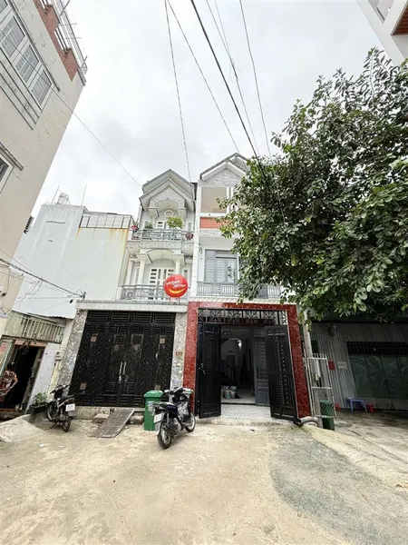 Nhà phố sổ riêng, dt khủng 4x18m, cn 72m2. đường xe tải né nhau. ngay công an, metro q12 giáp gv