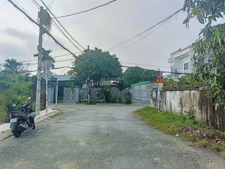 Bán xưởng 303m2, góc 2 mặt tiền dương công khi, hóc môn