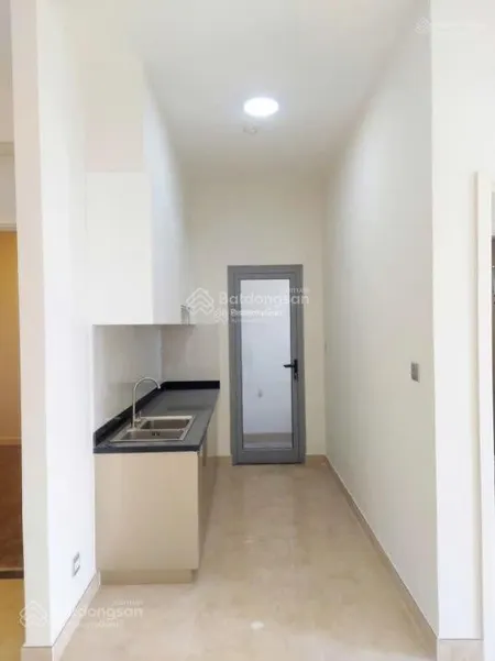 Bán chung cư luxgarden 69m2, tầng 12, chỉ 3,1 tỷ