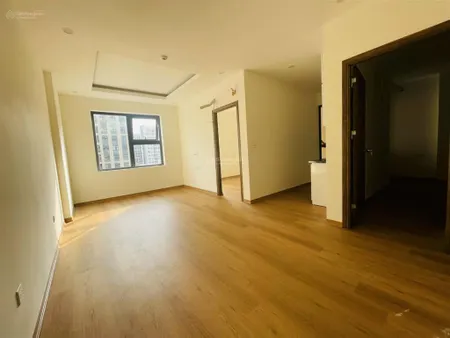 Tôi có một căn chung cư 2pn 2wc tầng thấp view hồ bơi mát mẻ muốn bán