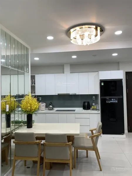 Tôi bán căn góc cc lotus garden q. tp. dt 63m2 2pn 2wc, l09. sh. giá bán 3,15 tỷ. 0703 608 ***
