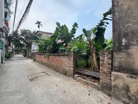 Đất giang biên chỉ 3,5 tỷ ngõ thông gần phố giao thông siêu tiện