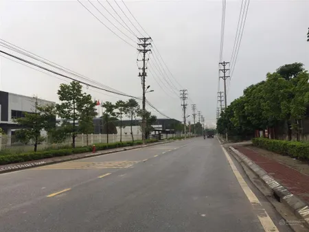 Bán 4ha kcn đồng văn giá 110 tỷ. có 2ha nhà xưởng 3 trạm biến áp. đang cho thuê hơn 700tr/tháng