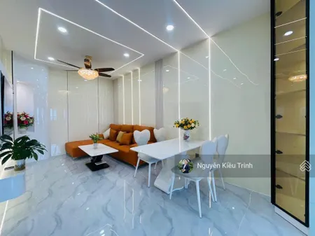 Kiều trinh siêu phẩm trực biển tầng đẹp view đẹp nhà đẹp 3030 2b cho thuê 20tr/tháng