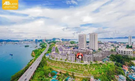 Do gia đình chuyển lên hà nội nên cần bán căn hộ beverly hills trên đồi đức dương bãi cháy, hạ long