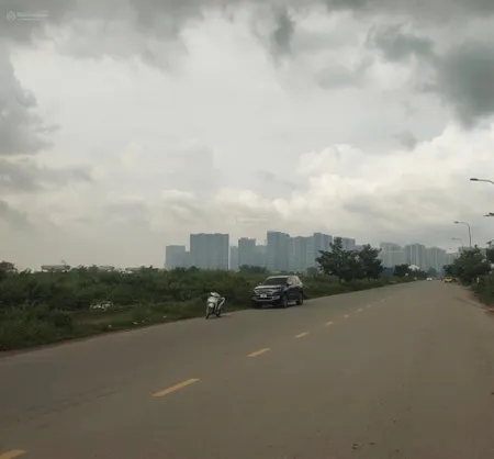 Mặt tiền kinh doanh ngang 8m, sát vinhomes grand park phường long bình