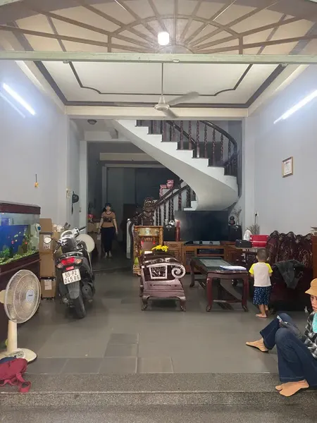 Nhà 4 tầng MTKD Hồng Lạc, gần Lạc Long Quân, 64m2, ngang 4.2m, 13.9 tỷ TL