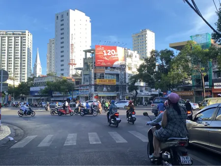 Đất mặt tiền cần bán