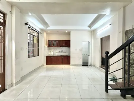 GẤP BÁN GIẢM SÂU 3 TẦNG, NGANG 6M CHỈ NHỈNH 5 TỶ