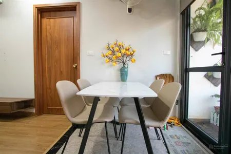 Thanh khoản gấp căn chung cư 2 ngủ, 60m2, full đồ, giá thu về chỉ 4,95 tỷ rẻ nhất tòa iris garden