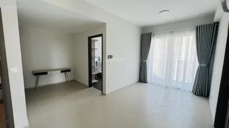 Bán căn 69m2 có ban công (sẵn sổ hồng), có nội thất đầy đủ, giá bán có sổ hồng 3 tỷ. nhà trống sẵn