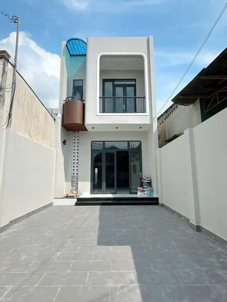 nhà lầu mới xây siêu đẹp ngay gần chợ thạnh phú đầy đủ tiện ích sổ riêng full thổ cư